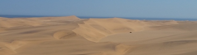 Namibia: Dünen der Namib bei Swakopmund mit Atlantik