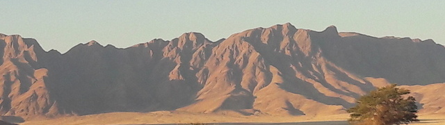 Namibia: Mountain range near the 'Desert Camp'